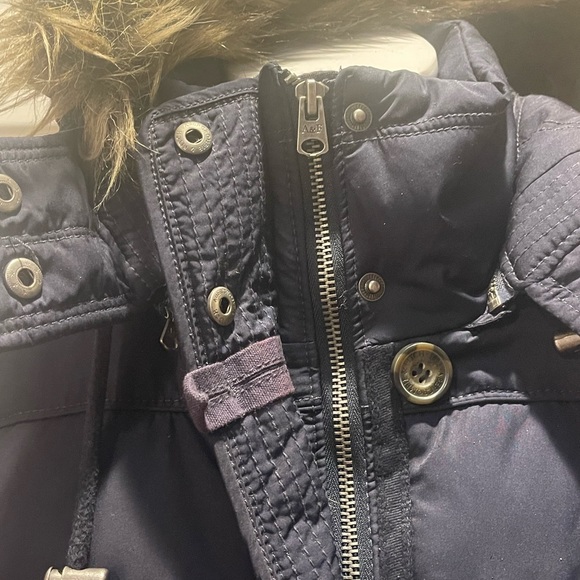 Abercrombie and Fitch Puffer Jacket - Picture 3 of 7